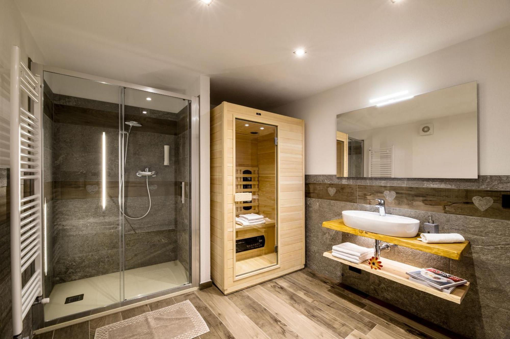 Fenat Aparthotel Introd Exterior photo